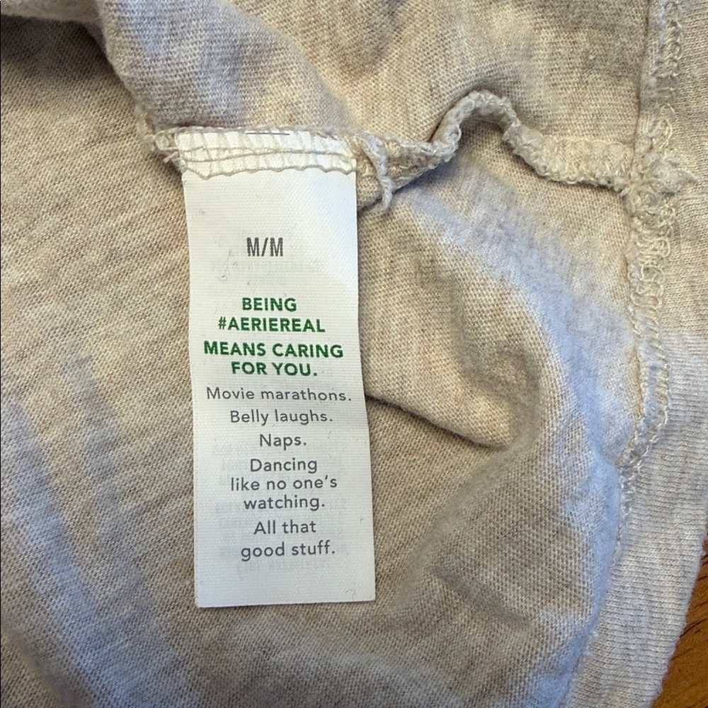 Aerie Casual Cream Women's T-Shirt - Picture 11 of 12